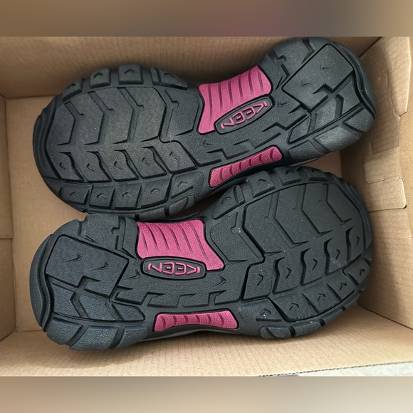 NWB Women's KEEN Newport H2 Water Sandals - Picture 6 of 10